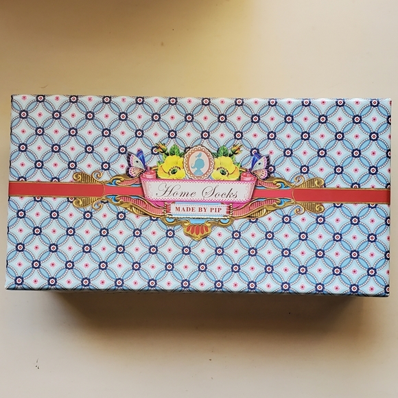 Blue and white thigh high socks - Picture 7 of 14